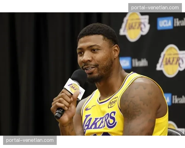 湖人防守效率从联盟第20跃升至第11 斯玛特加盟改变球队气质