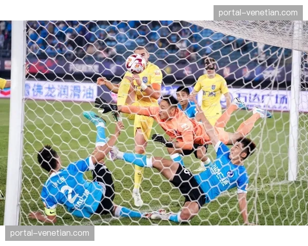 天津津门虎四轮仅入2球进攻垫底,-9分深陷降级区攻防两端皆崩 天津津门虎四轮仅入2球进攻垫底,-9分深陷降级区攻防两端皆崩